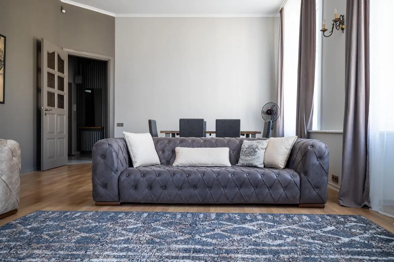 3 Room Apartments On Galytska 利沃夫