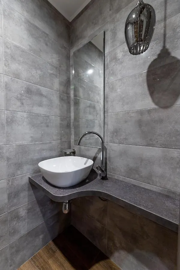 3 Room Apartments On Galytska 利沃夫